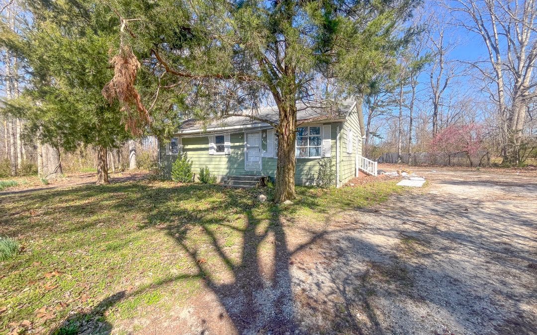 🏠🔨 Fix and Flip Opportunity: Cash Sale Only! 📍 Address: 4714 Payne Rd, Hurlock, MD