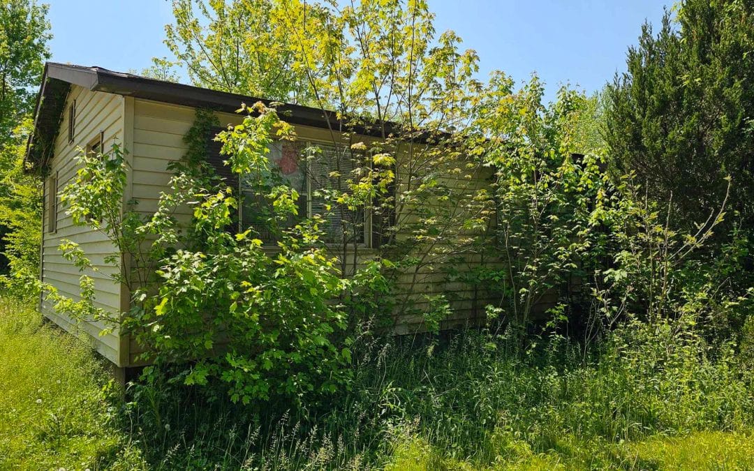 Investors and Fix-and-Flip Enthusiasts! 🏠 27350 Saxis Rd, Temperanceville, Virginia!