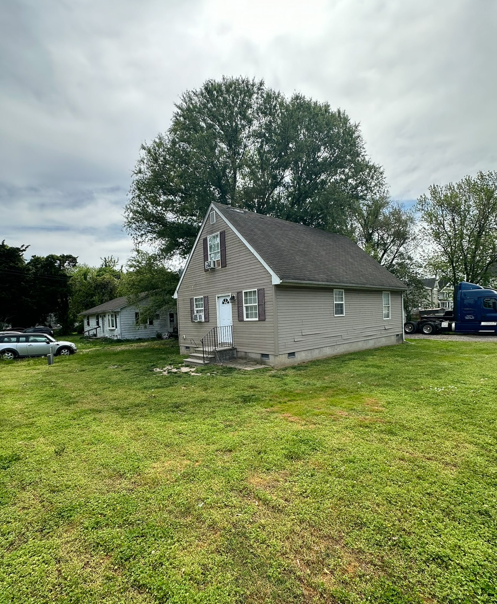 House For Sale in Great Location